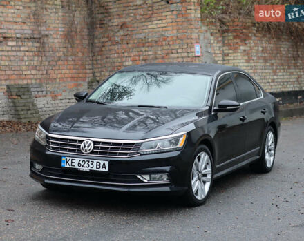 Черный Фольксваген Пассат, объемом двигателя 1.8 л и пробегом 140 тыс. км за 15799 $, фото 5 на Automoto.ua
