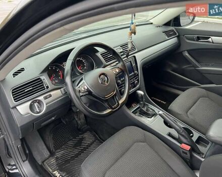 Черный Фольксваген Пассат, объемом двигателя 1.98 л и пробегом 184 тыс. км за 13500 $, фото 6 на Automoto.ua