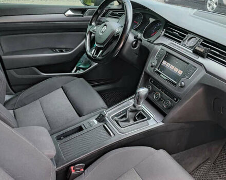 Черный Фольксваген Пассат, объемом двигателя 1.6 л и пробегом 255 тыс. км за 14500 $, фото 8 на Automoto.ua