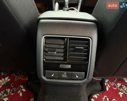 Черный Фольксваген Пассат, объемом двигателя 1.8 л и пробегом 146 тыс. км за 13500 $, фото 12 на Automoto.ua