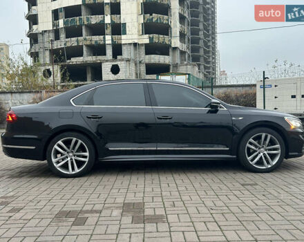 Черный Фольксваген Пассат, объемом двигателя 1.8 л и пробегом 127 тыс. км за 14000 $, фото 12 на Automoto.ua