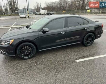 Черный Фольксваген Пассат, объемом двигателя 1.98 л и пробегом 184 тыс. км за 13500 $, фото 4 на Automoto.ua