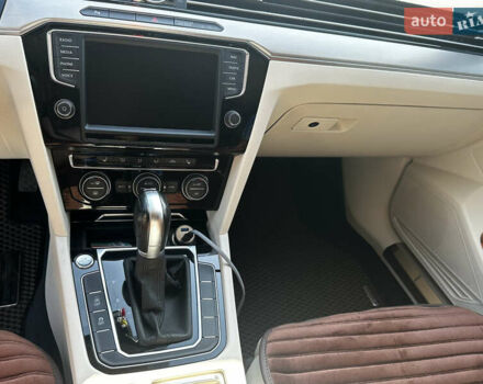 Черный Фольксваген Пассат, объемом двигателя 1.97 л и пробегом 290 тыс. км за 17299 $, фото 15 на Automoto.ua