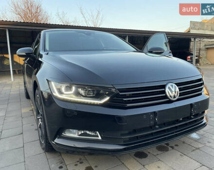 Черный Фольксваген Пассат, объемом двигателя 1.97 л и пробегом 212 тыс. км за 20000 $, фото 5 на Automoto.ua