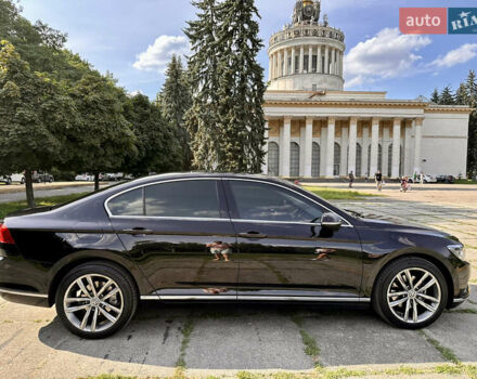 Черный Фольксваген Пассат, объемом двигателя 1.97 л и пробегом 142 тыс. км за 25500 $, фото 7 на Automoto.ua