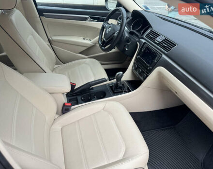 Черный Фольксваген Пассат, объемом двигателя 1.98 л и пробегом 25 тыс. км за 16399 $, фото 27 на Automoto.ua