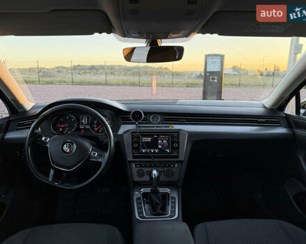 Фольксваген Пассат 2018 в Киеве на Automoto.ua Черный Фольксваген Пассат, объемом двигателя 1.97 л и пробегом 224 тыс. км за 16900 $, фото 1 на Automoto.ua