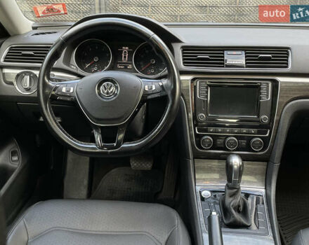 Чорний Фольксваген Пассат, об'ємом двигуна 2 л та пробігом 147 тис. км за 11900 $, фото 18 на Automoto.ua