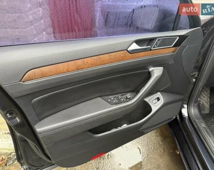 Черный Фольксваген Пассат, объемом двигателя 2 л и пробегом 258 тыс. км за 19500 $, фото 17 на Automoto.ua