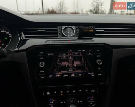 Черный Фольксваген Пассат, объемом двигателя 2 л и пробегом 196 тыс. км за 18800 $, фото 54 на Automoto.ua