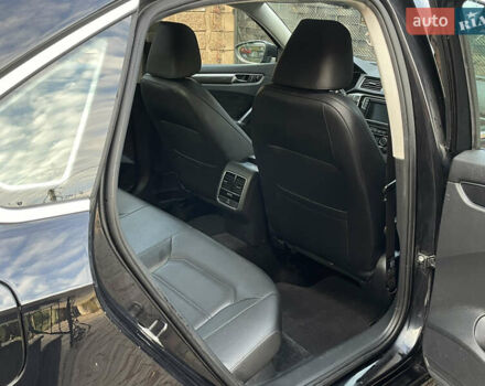 Чорний Фольксваген Пассат, об'ємом двигуна 2 л та пробігом 147 тис. км за 11900 $, фото 29 на Automoto.ua