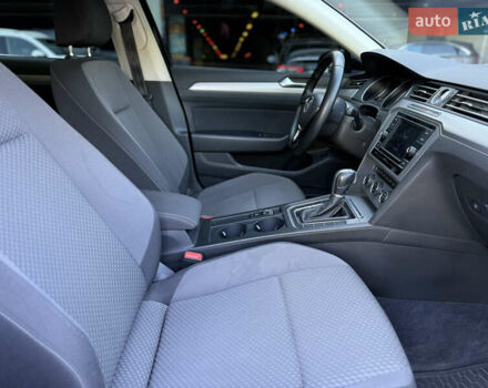 Чорний Фольксваген Пассат, об'ємом двигуна 2 л та пробігом 119 тис. км за 17900 $, фото 8 на Automoto.ua