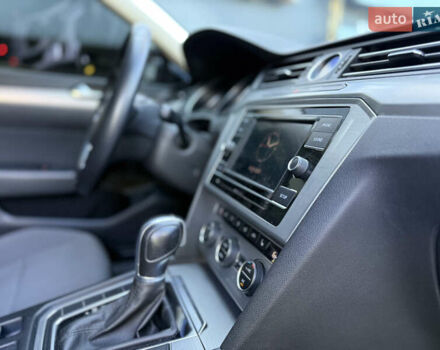 Чорний Фольксваген Пассат, об'ємом двигуна 2 л та пробігом 119 тис. км за 17900 $, фото 9 на Automoto.ua