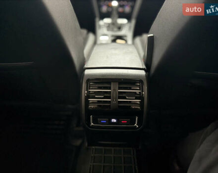 Черный Фольксваген Пассат, объемом двигателя 2 л и пробегом 196 тыс. км за 18800 $, фото 56 на Automoto.ua