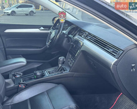 Черный Фольксваген Пассат, объемом двигателя 1.97 л и пробегом 225 тыс. км за 15950 $, фото 51 на Automoto.ua