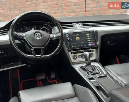 Черный Фольксваген Пассат, объемом двигателя 1.97 л и пробегом 225 тыс. км за 15950 $, фото 141 на Automoto.ua