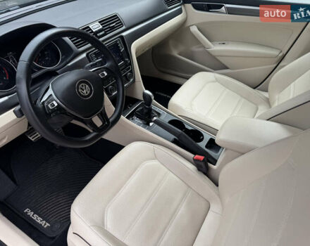 Черный Фольксваген Пассат, объемом двигателя 1.98 л и пробегом 25 тыс. км за 16399 $, фото 26 на Automoto.ua