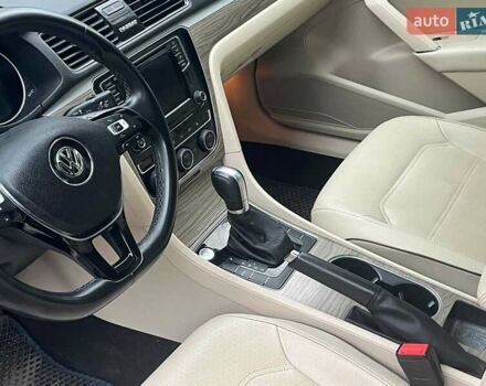 Чорний Фольксваген Пассат, об'ємом двигуна 2 л та пробігом 162 тис. км за 13790 $, фото 18 на Automoto.ua