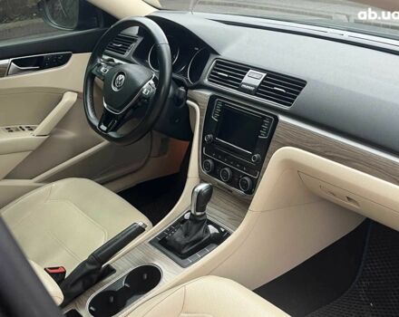 Чорний Фольксваген Пассат, об'ємом двигуна 2 л та пробігом 162 тис. км за 13790 $, фото 29 на Automoto.ua