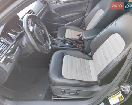 Черный Фольксваген Пассат, объемом двигателя 3.6 л и пробегом 90 тыс. км за 15500 $, фото 12 на Automoto.ua