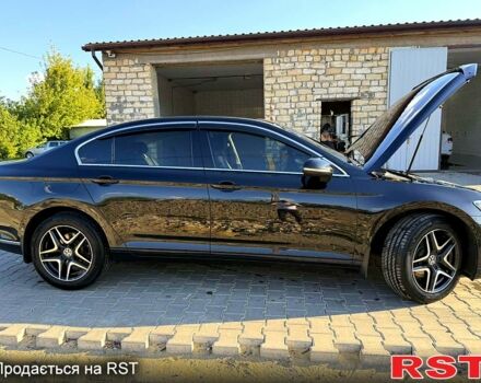 Черный Фольксваген Пассат, объемом двигателя 2 л и пробегом 225 тыс. км за 15500 $, фото 3 на Automoto.ua