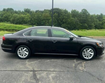 Чорний Фольксваген Пассат, об'ємом двигуна 2 л та пробігом 30 тис. км за 10300 $, фото 6 на Automoto.ua