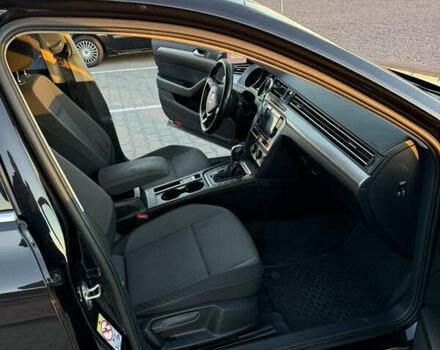 Фольксваген Пассат 2018 в Киеве на Automoto.ua Черный Фольксваген Пассат, объемом двигателя 1.97 л и пробегом 224 тыс. км за 16900 $, фото 3 на Automoto.ua