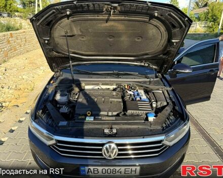 Черный Фольксваген Пассат, объемом двигателя 2 л и пробегом 225 тыс. км за 15500 $, фото 1 на Automoto.ua