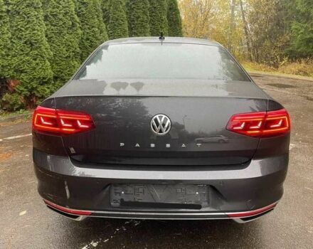 Чорний Фольксваген Пассат, об'ємом двигуна 2 л та пробігом 176 тис. км за 15000 $, фото 4 на Automoto.ua