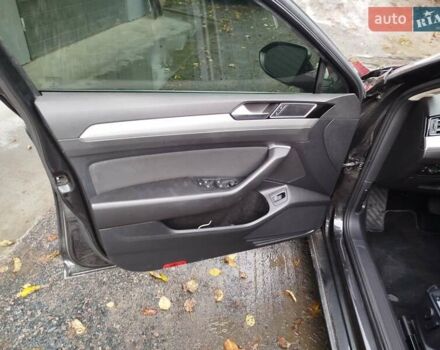 Черный Фольксваген Пассат, объемом двигателя 1.97 л и пробегом 190 тыс. км за 9800 $, фото 4 на Automoto.ua