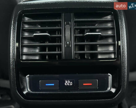 Черный Фольксваген Пассат, объемом двигателя 1.97 л и пробегом 237 тыс. км за 21999 $, фото 32 на Automoto.ua