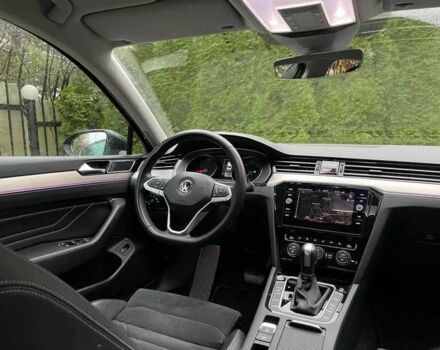 Чорний Фольксваген Пассат, об'ємом двигуна 2 л та пробігом 176 тис. км за 15000 $, фото 6 на Automoto.ua