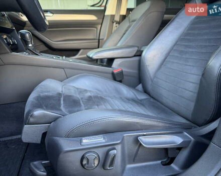 Черный Фольксваген Пассат, объемом двигателя 1.97 л и пробегом 234 тыс. км за 21499 $, фото 22 на Automoto.ua