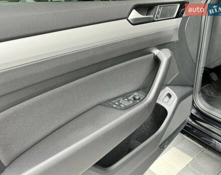 Черный Фольксваген Пассат, объемом двигателя 2 л и пробегом 243 тыс. км за 16999 $, фото 40 на Automoto.ua