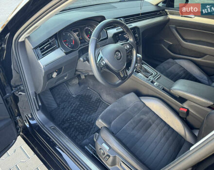 Черный Фольксваген Пассат, объемом двигателя 1.97 л и пробегом 234 тыс. км за 21499 $, фото 23 на Automoto.ua