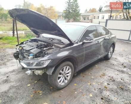 Черный Фольксваген Пассат, объемом двигателя 1.97 л и пробегом 190 тыс. км за 9800 $, фото 7 на Automoto.ua