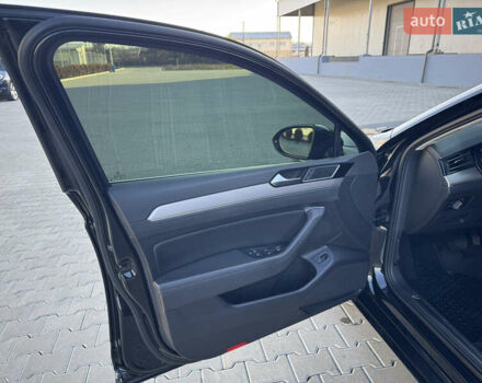 Черный Фольксваген Пассат, объемом двигателя 1.97 л и пробегом 234 тыс. км за 21499 $, фото 17 на Automoto.ua