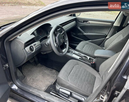 Черный Фольксваген Пассат, объемом двигателя 1.98 л и пробегом 111 тыс. км за 16999 $, фото 4 на Automoto.ua