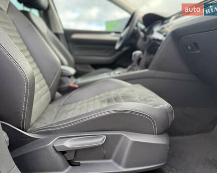 Черный Фольксваген Пассат, объемом двигателя 2 л и пробегом 98 тыс. км за 37700 $, фото 85 на Automoto.ua