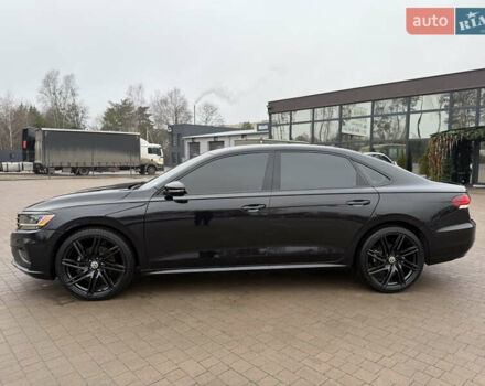 Чорний Фольксваген Пассат, об'ємом двигуна 2 л та пробігом 153 тис. км за 15899 $, фото 6 на Automoto.ua