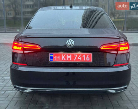 Чорний Фольксваген Пассат, об'ємом двигуна 2 л та пробігом 272 тис. км за 13999 $, фото 6 на Automoto.ua