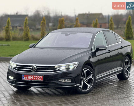 Черный Фольксваген Пассат, объемом двигателя 2 л и пробегом 99 тыс. км за 36500 $, фото 1 на Automoto.ua