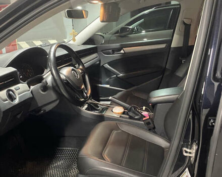 Чорний Фольксваген Пассат, об'ємом двигуна 2 л та пробігом 189 тис. км за 18700 $, фото 13 на Automoto.ua