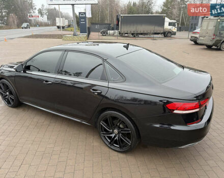 Чорний Фольксваген Пассат, об'ємом двигуна 2 л та пробігом 153 тис. км за 15899 $, фото 12 на Automoto.ua