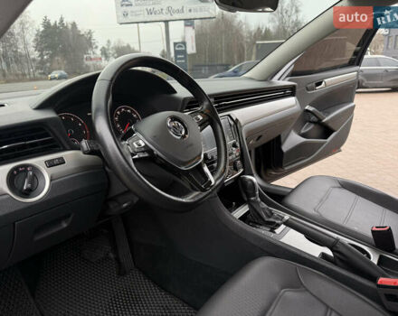 Чорний Фольксваген Пассат, об'ємом двигуна 2 л та пробігом 153 тис. км за 15899 $, фото 44 на Automoto.ua