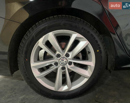 Чорний Фольксваген Пассат, об'ємом двигуна 2 л та пробігом 189 тис. км за 18700 $, фото 12 на Automoto.ua