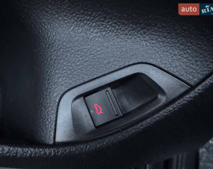 Чорний Фольксваген Пассат, об'ємом двигуна 2 л та пробігом 272 тис. км за 13999 $, фото 13 на Automoto.ua