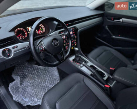 Чорний Фольксваген Пассат, об'ємом двигуна 2 л та пробігом 272 тис. км за 13999 $, фото 19 на Automoto.ua