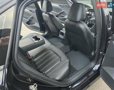 Черный Фольксваген Пассат, объемом двигателя 2 л и пробегом 117 тыс. км за 23777 $, фото 75 на Automoto.ua