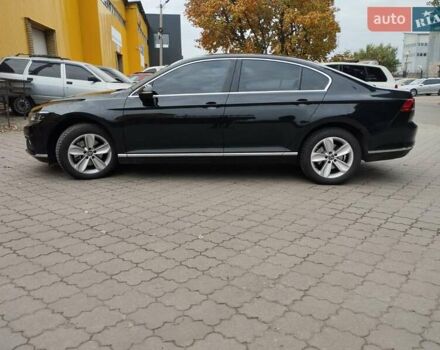 Фольксваген Пассат 2021 у Черкасах на Automoto.ua Чорний Фольксваген Пассат, об'ємом двигуна 2 л та пробігом 67 тис. км за 28500 $, фото 6 на Automoto.ua